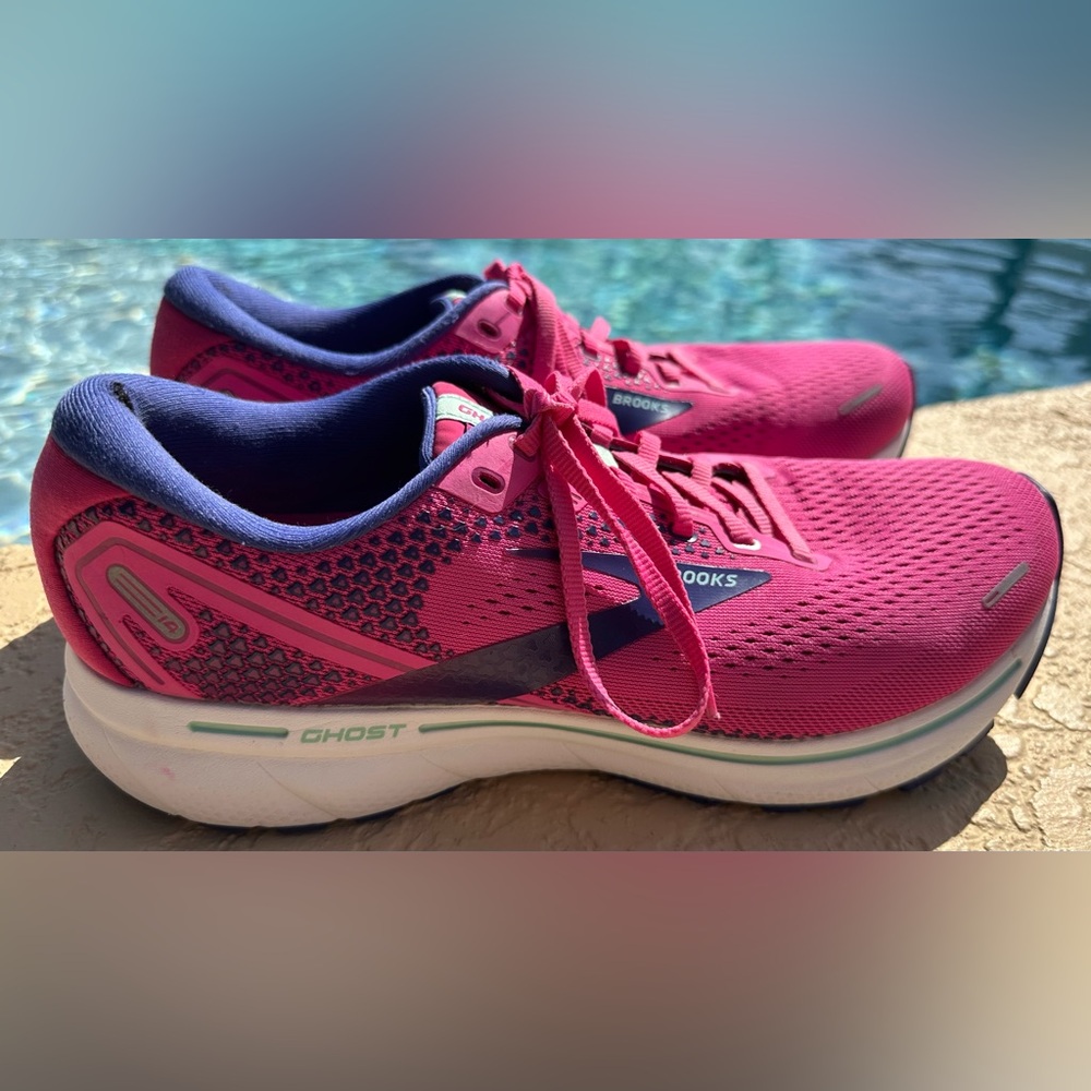 Brooks Ghost 14 Pink Fuchsia Yucca Navy Running Shoes Women’s Size 11.5 CLEAN
